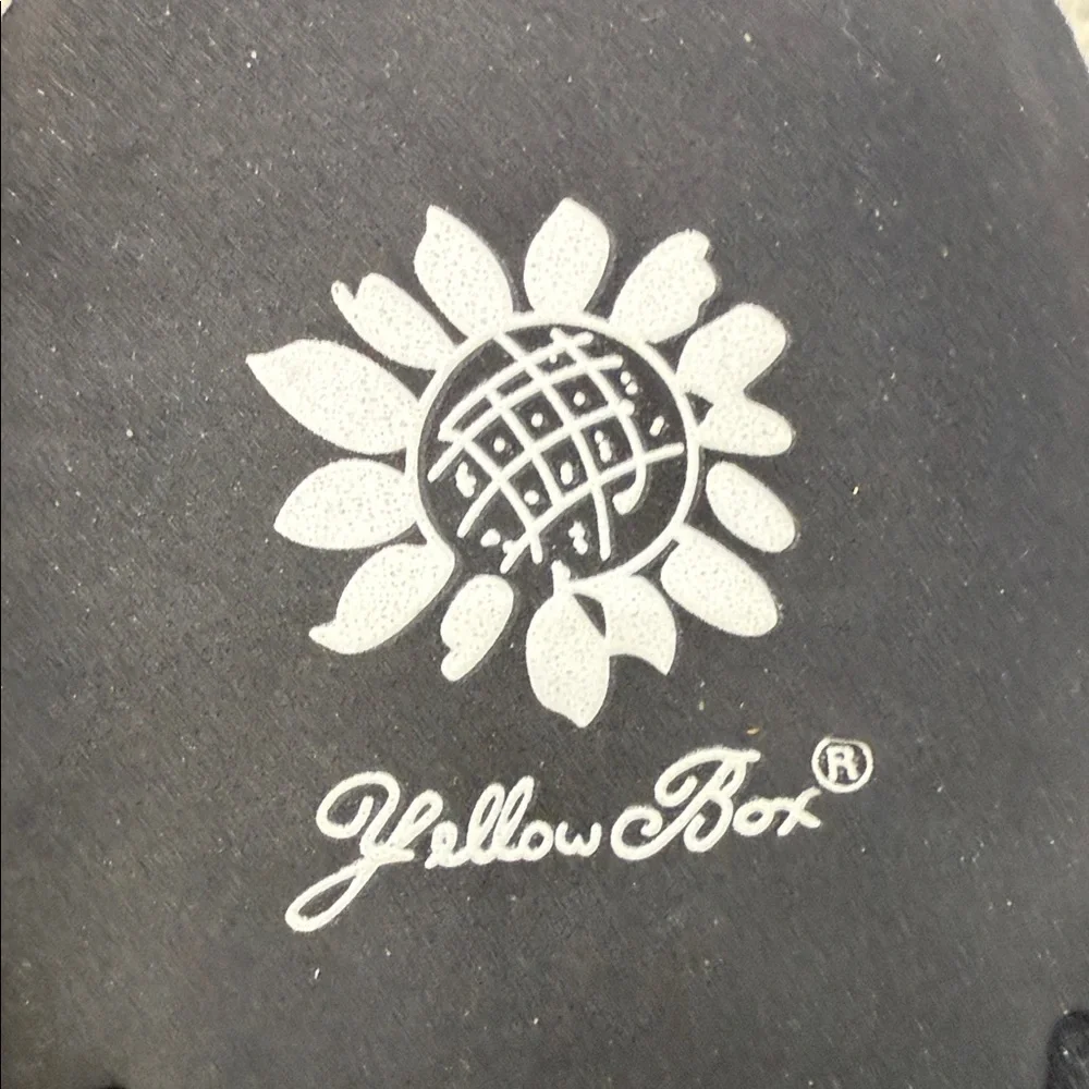 Yellow Box Black and White Logo Design - Picture 3 of 5